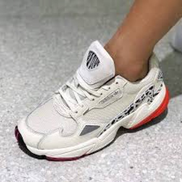 Adidas Falcon Trainer Women’s/Youth size 6 - Picture 4 of 12